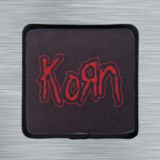 Patch Korn Logo rouge sur fond noir - Carré - Imprimé - 7,5 x 7,5 centimètres