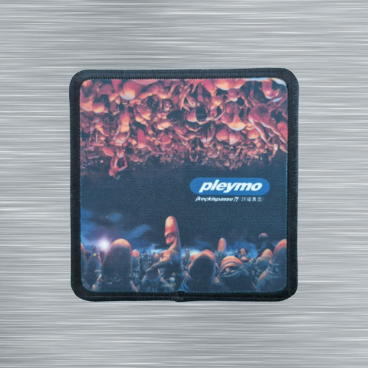 Patch Pleymo Keçkispasse ? - Carré - Imprimé - 7,5 x 7,5 centimètres