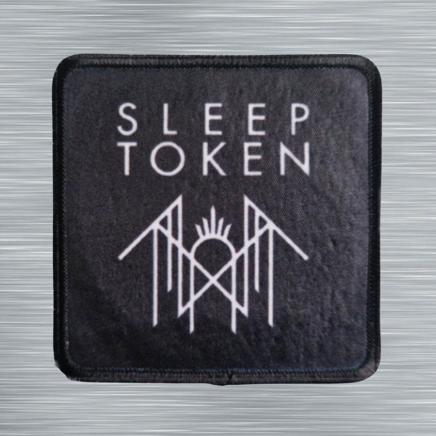 Patch Sleep Token Logo blanc sur fond noir – Carré - Imprimé - 7,5 x 7,5 centimètres